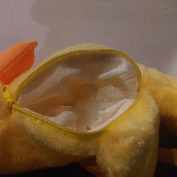 Mylane new crossbody yellow duck handbag. - Picture 4 of 4